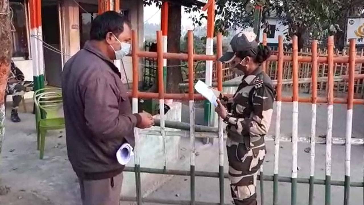 Bangladeshi Nationals: দার্জিলিং দেখতে বাবার সঙ্গে বাংলাদেশ থেকে আসেন সাহিদুর, মাঝরাস্তায় খোয়ালেন ভিসা-পাসপোর্টের ব্যাগ