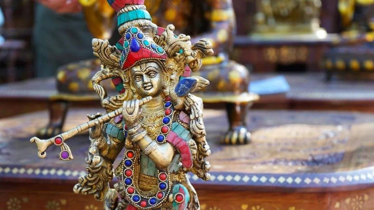 Janmashtami 2022:  কৃষ্ণকে খুশি করতে উপহার দিন রূপোর বাঁশি! অর্থের অভাব হবে না জীবনে