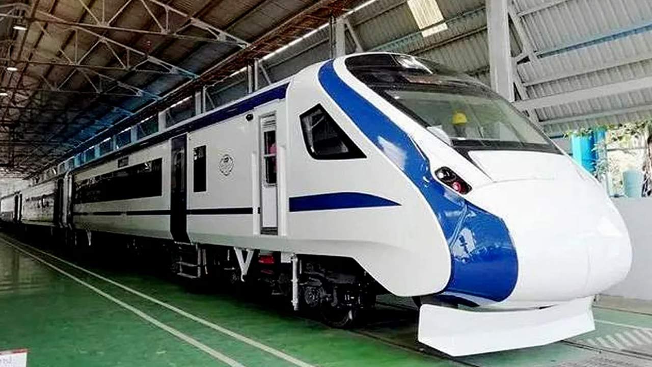 Vande Bharat Train: ট্রায়াল রানেই চমকে দিল বন্দে ভারত, ঘণ্টায় গতি ছুঁল ১৮০ কিমি