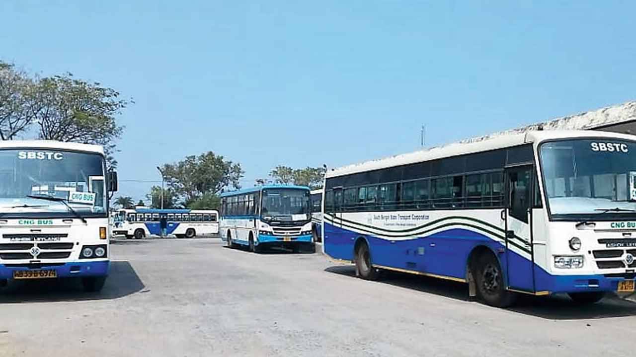 Asansol Bus: পুজোর আগে স্থায়ীকরণের দাবি, আসানসোলের এসবিএসটিসি বাস ডিপোয় বিক্ষোভ