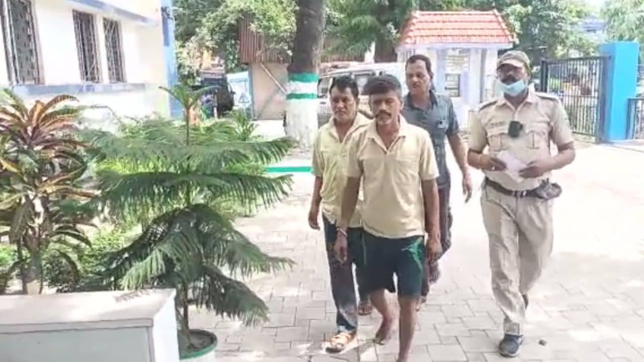 Panihati Murder: গলার নলিতে এক কোপ, পরে দেহ পুঁতে রাখা হল চড়ে, খুনের ভয়াবহতায় শিউরে উঠছেন সকলে