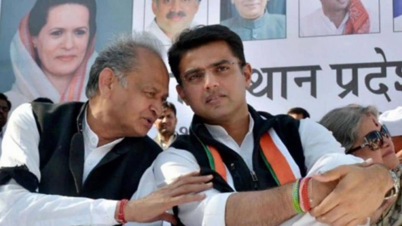 Ashok Gehlot-Sachin Pilot: গদ্দার তকমা দিলেন গেহলট, পাল্টা জবাবে শিক্ষা নিয়ে প্রশ্ন তুললেন পাইলটও