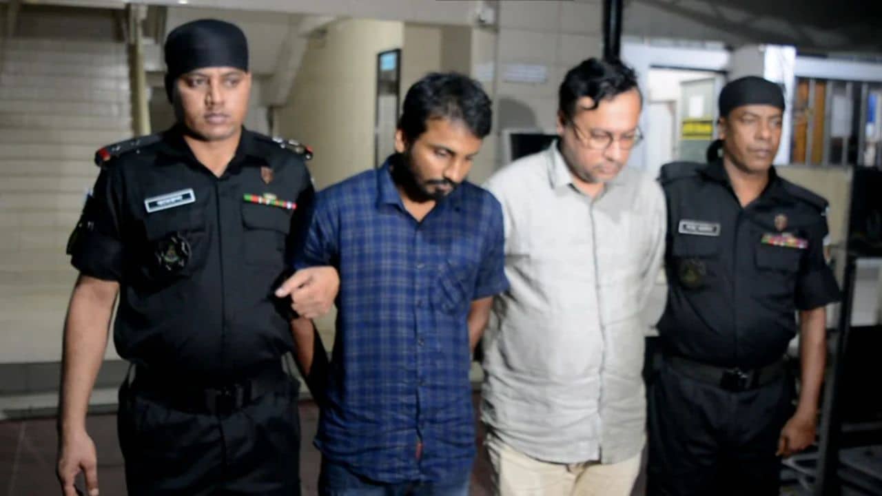 Bangladesh News: ফেসবুকে বিজ্ঞাপন দিয়ে ক্রেতাদের থেকে মোটা টাকা আদায়, শহরের মধ্যেই চলছিল এই প্রতারণা চক্র