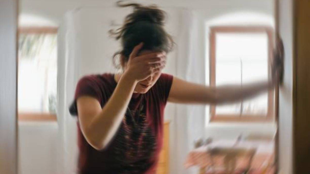 Vertigo: উঠলে দাঁড়ালেই মাথা ঘুরে যাচ্ছে? এর পিছনে অত্যধিক স্ট্রেস দায়ী নয় তো!