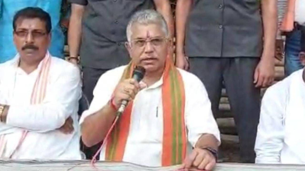 Dilip Ghosh: কিনে নেওয়ার অভ্যাস আছে, সমস্যার গভীরে যান না, মুখ্যমন্ত্রীর মালবাজার সফরকেও কটাক্ষ দিলীপের