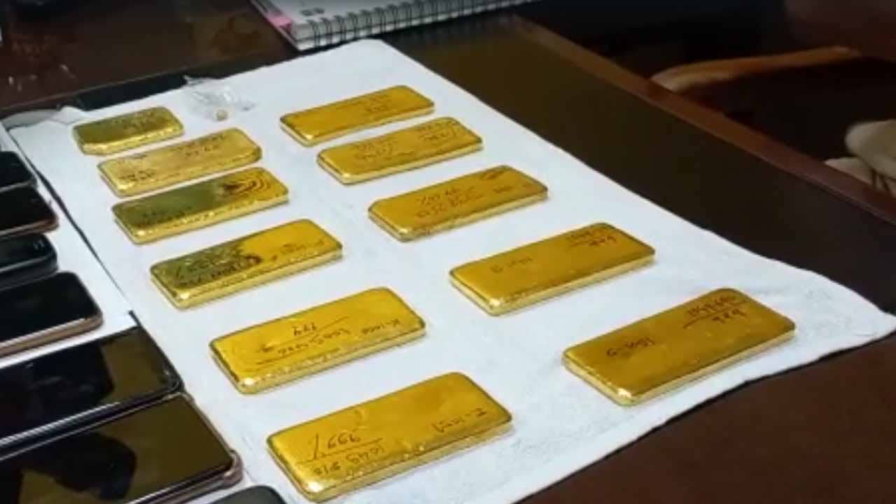 Gold Recovered: ভোররাতে বেলঘরিয়ায় উদ্ধার কেজি কেজি সোনা