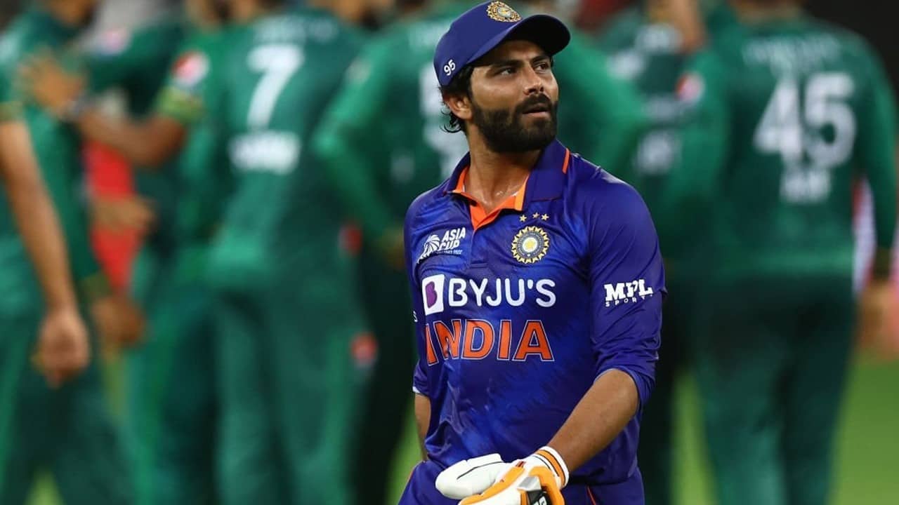 Ravindra Jadeja: হাঁটুর চোটে হয়তো টি ২০ বিশ্বকাপেও নেই জাডেজা