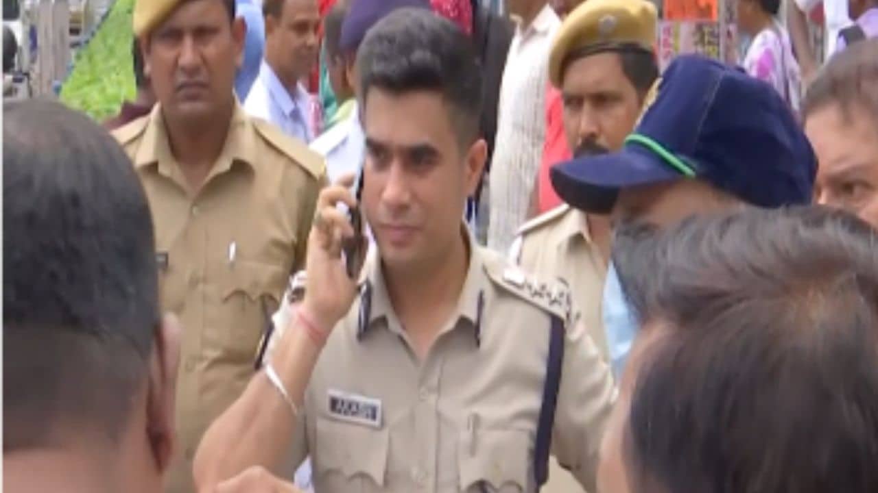 Coal Smuggling Case: লালাকে সহযোগিতার অভিযোগ, কয়লা কাণ্ডে জিজ্ঞাসাবাদের জন্য ED-র তলব IPS আকাশ মাঘারিয়াকে