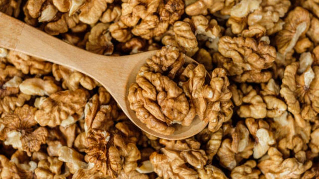 Walnut Side Effects: সুস্থ থাকতে রোজ খান, তবে আখরোটের এই ৫ পার্শ্বপ্রতিক্রিয়াও জেনে রাখা দরকার