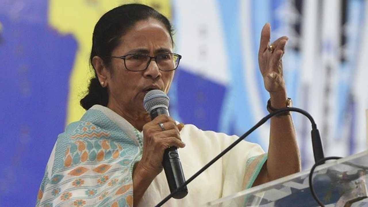 Mamata Banerjee in Teachers Day: পয়সা আজ আছে, কাল ফুরিয়ে যাবে, নৈতিক চরিত্র গঠন করুন: মমতা