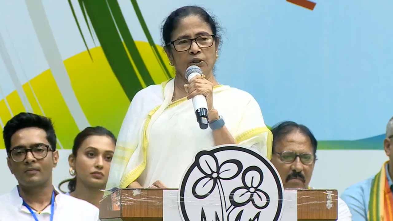 TMC Rally in Netaji Indoor Live Updates: ২৪-এ এমন খেলা খেলব, বুঝতে পারবেন: মমতা