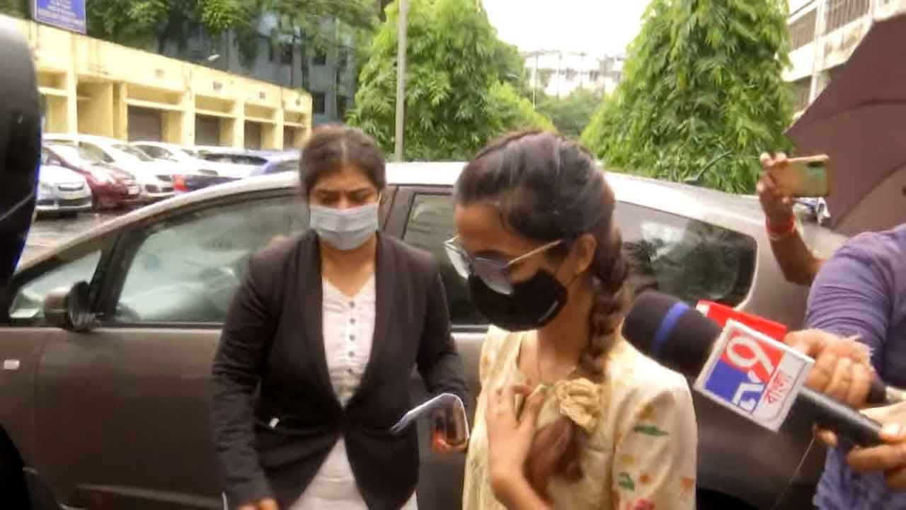 Menaka Gambhir: কয়লা পাচার কাণ্ডে ইডি দফতরে হাজিরা দিলেন মেনকা