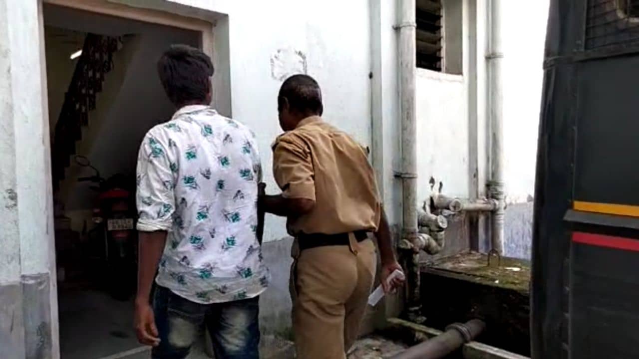 Cow Harassment: সবজি নষ্টের শাস্তি, গোয়ালঘরে ঢুকে গরুকে ধর্ষণের অভিযোগ, শ্রীঘরে যুবক