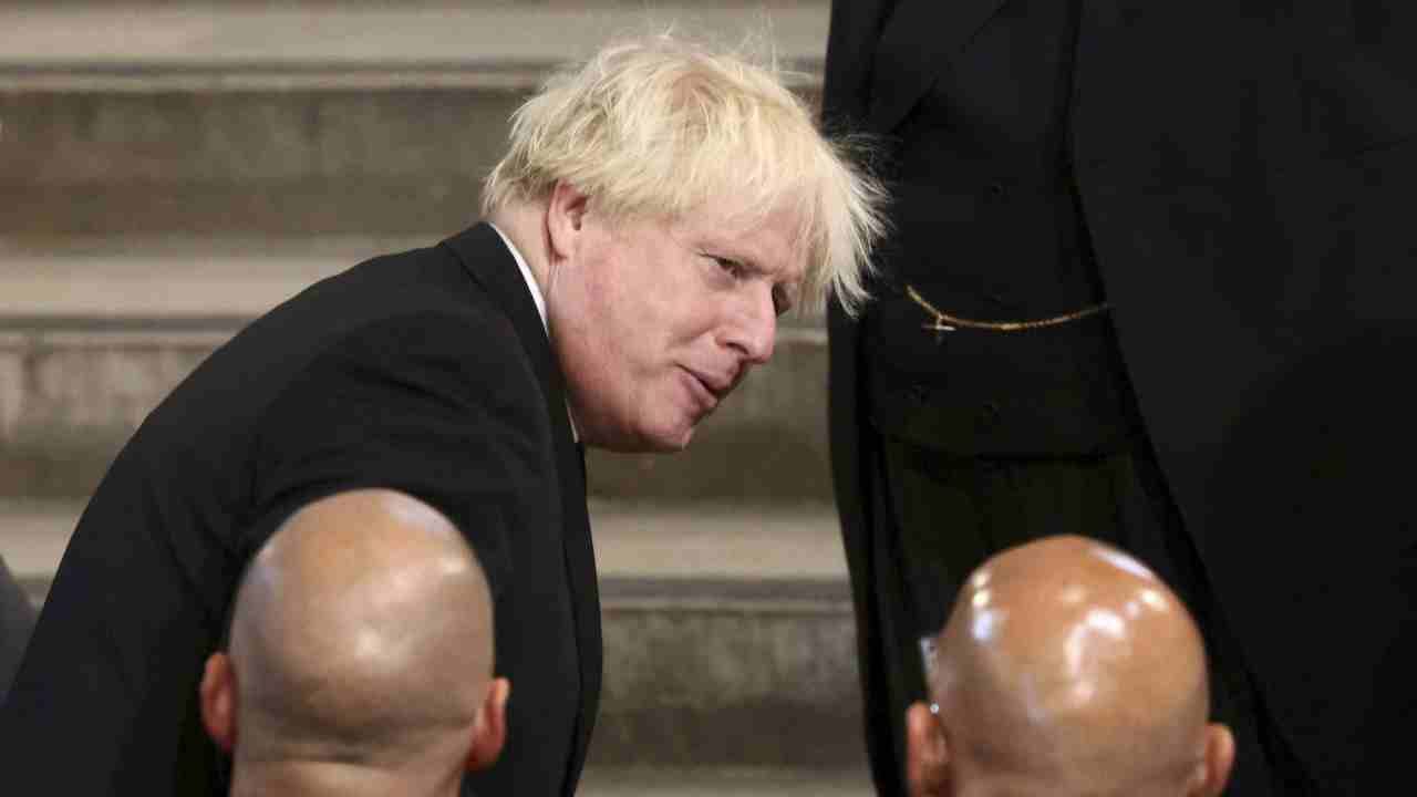 Boris Johnson Video: শেষে কিনা পুতিনকেই ধন্যবাদ! চেয়ার হারিয়ে মাথা খারাপ হয়ে গেল নাকি বরিস জনসনের? দেখুন