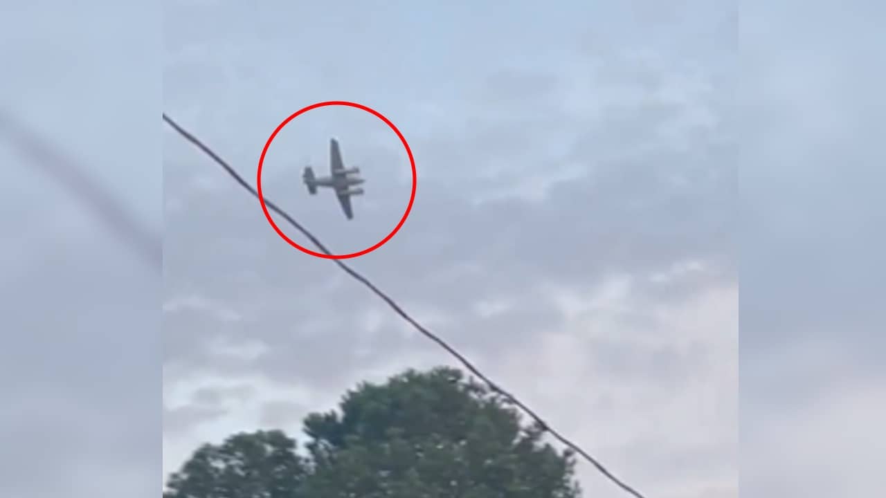 Plane Crash in Walmart : ওয়ালমার্ট উড়িয়ে দেব, শহরকে আতঙ্কিত করে ঘণ্টা খানেক আকাশে ঘুরপাক বিমানের