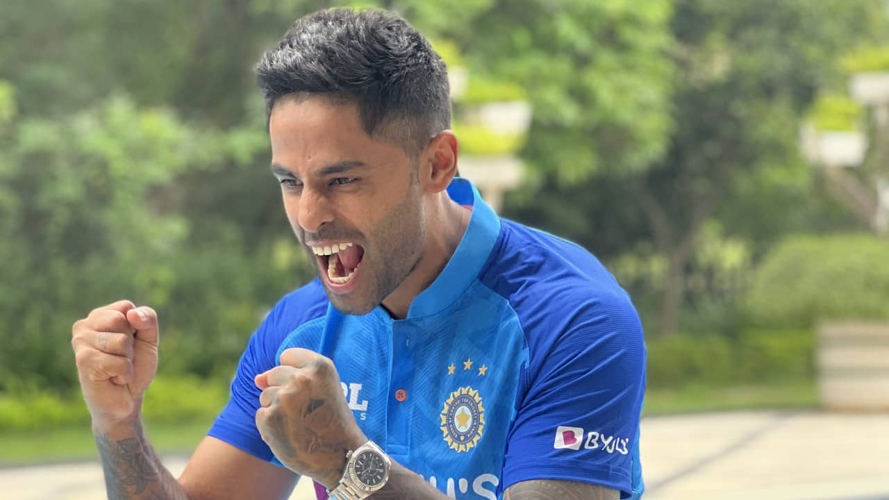 ICC T20I Rankings: ব়্যাঙ্কিংয়ে বাবর আজমকে ছাপিয়ে তিনে সূর্য