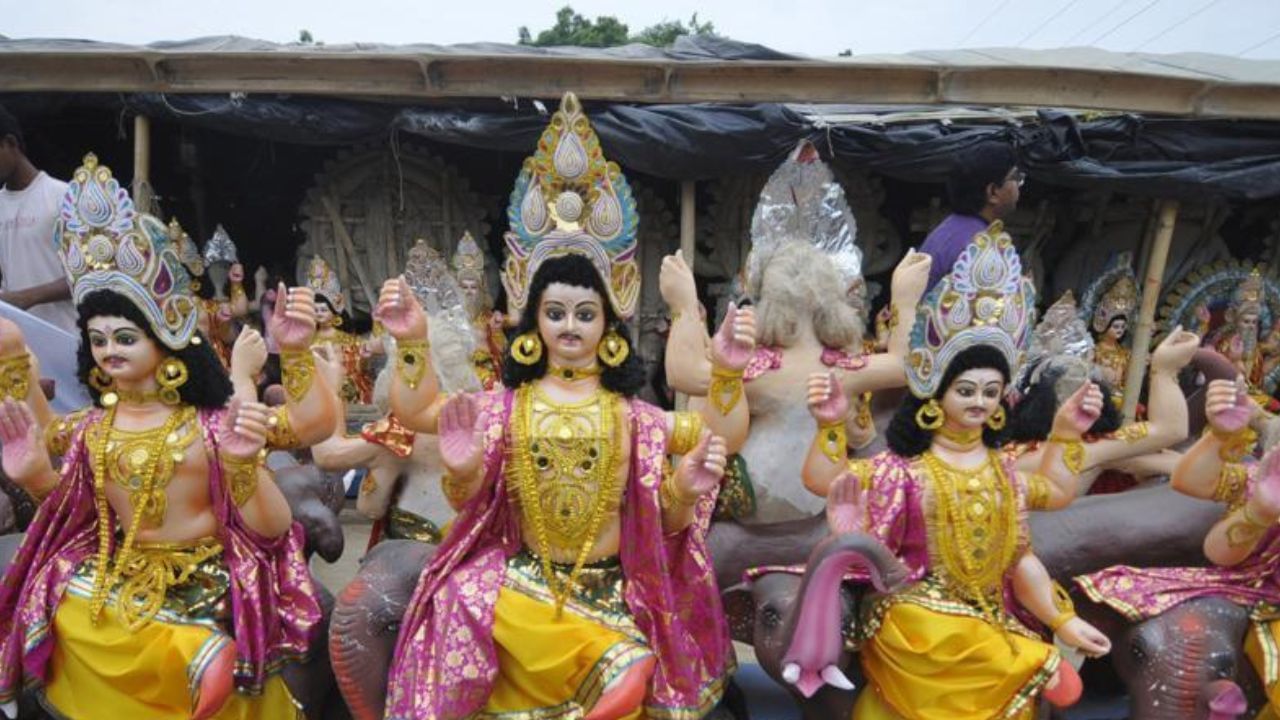 Vishwakarma Puja 2022: প্রতিবছর একই তারিখে বিশ্বকর্মা পুজো হয়, কেন জানেন? শেষ মুহুর্তে পুজো সামগ্রীগুলি জেনে নিন
