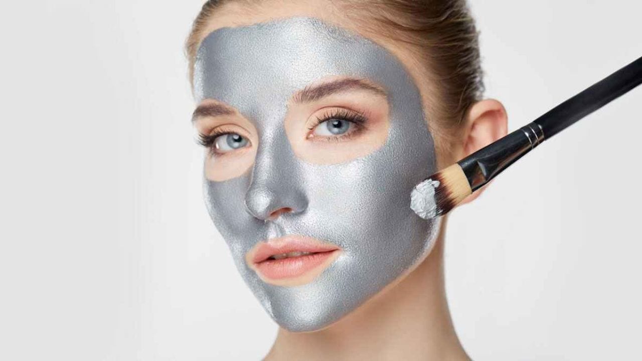 Skin Care Tips পুজোয় সিলভার ফেসিয়াল করাবেন? ত্বকের উপর কী কাজ করে