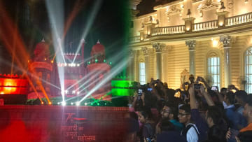Durga Puja 2022: পুজোর আনন্দে মাতোয়ারা বাংলা, পঞ্চমীতেই জনস্রোত কলকাতা থেকে জেলা সর্বত্রই