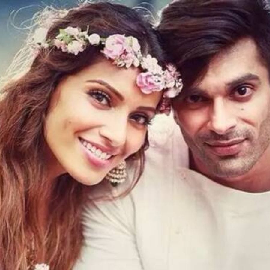 ঝামেলায় জড়াতে দেখা গিয়েছে বিপাশা-করণকেও। স্বামী সামনের সিটে, পিছনের সিটে একা বিপাশা-- এ ছবি নজর এড়ায়নি পাপারাৎজিরও। 