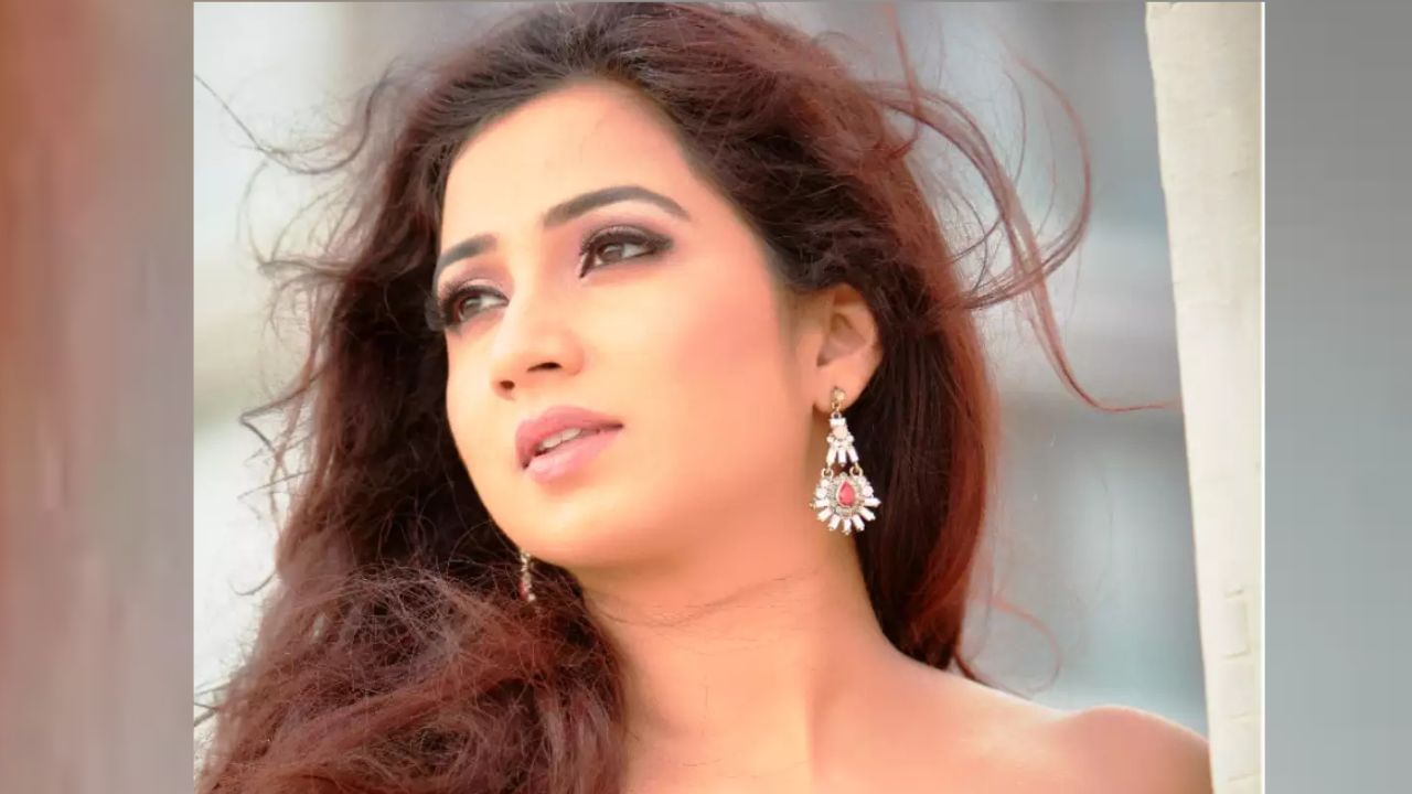 Shreya Ghoshal এত তাড়াতাড়ি চলে গেলে কাছের মানুষকে হারিয়ে শোকস্তব্ধ শ্রেয়া ঘোষাল 9723