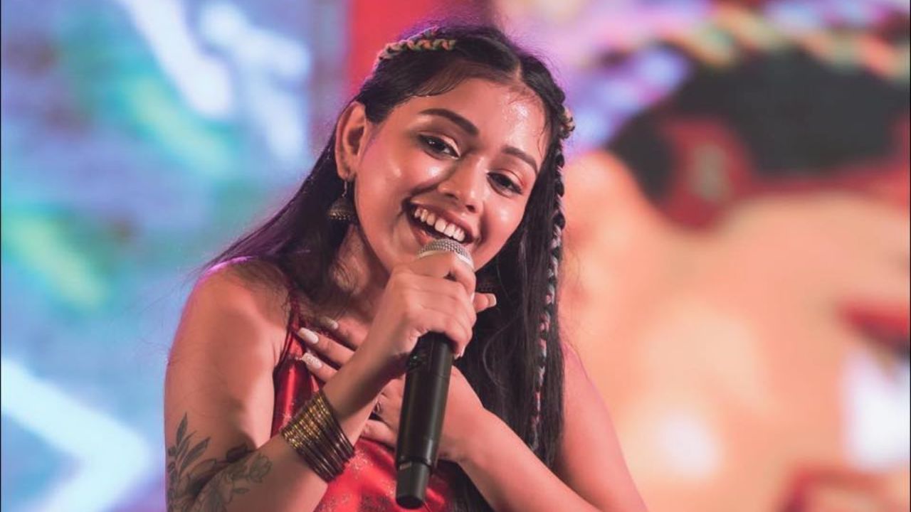 Ananya Chakraborty: প্রথম বলি উড়ানেই বাধা! 'বিক্রম বেধা' ছবি থেকে বাদ গেল অনন্যার গান