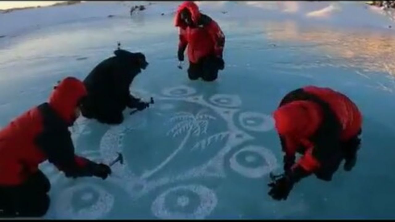 Antarctica: পুরু বরফের উপর আঁকা হল রঙ্গোলি! উত্‍সবের আমেজে রঙিন এখন আন্টার্কটিকাও
