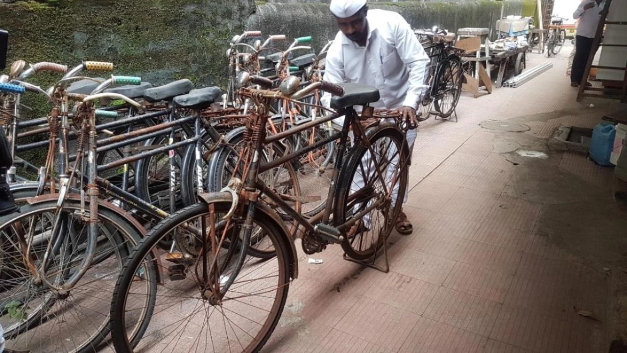 Mumbai Dabbawala: তিনদিনে ৬টি সাইকেল চুরি, করোনার পর ফের চরম বিপদের মুখে মুম্বইয়ের ডাব্বাওয়ালারা!