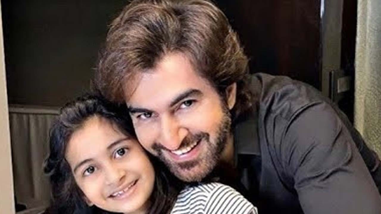 Jeet-Navanya: বাবা-মেয়ের মজার খেলায় জিৎ ভক্তদেরও সঙ্গে নিলেন, দেখুন ভিডিয়ো Jeet-Navanya: বাবা-মেয়ের মজার খেলায় জিৎ ভক্তদেরও সঙ্গে নিলেন, দেখুন ভিডিয়ো