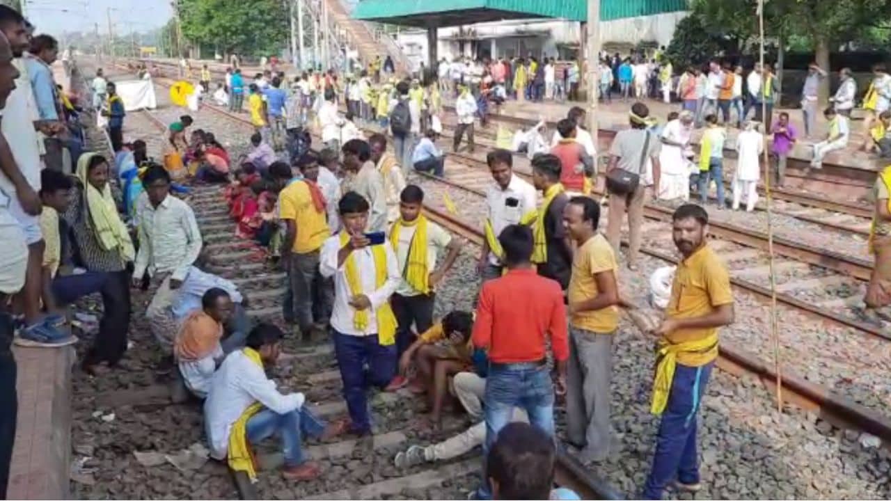 Kurmi Protest: উঠল রেল-সড়ক অবরোধ, তবে আন্দোলন জারি থাকছে কুড়মিদের