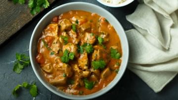 Chicken Curry: পেঁয়াজ-রসুন ছাড়া চিকেন কষা! একবার বানাবেন, বাড়ির বাচ্চা-বুড়ো চেটেপুটে সাফ করে দেবে