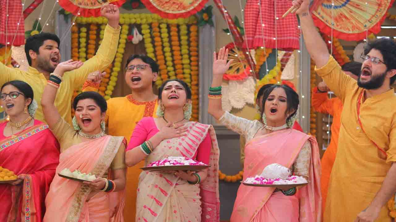 Mithai Serial Update: লক্ষ্মী পুজোর দিন মিঠাই দিদি নম্বর ১ থেকে এ কোন উপহার  পেল, চিন্তায় ঠাম্মী - mithai serial update what will do mithai with laxmi  idol | TV9 Bangla