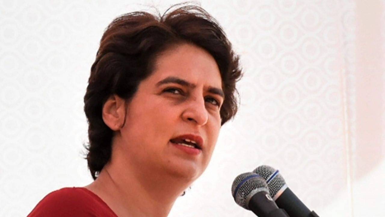 Priyanka Gandhi: প্রিয়ঙ্কা তো আর গান্ধী পরিবারের সদস্য নন..., অদ্ভুত দাবি কংগ্রেসের সাংসদের