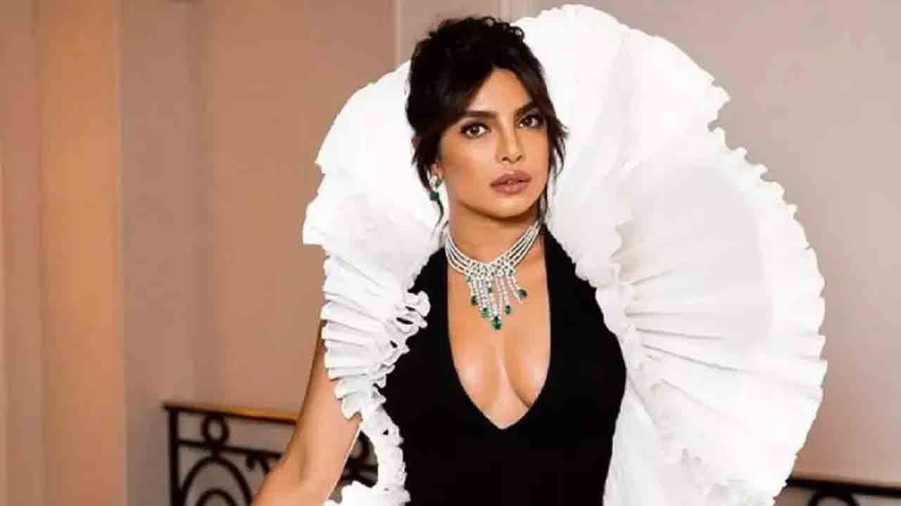 Priyanka Chopra: বলিউডের টানেই কি দেশের বুকে 'দেশি গার্ল', প্রিয়াঙ্কার ফেরাকে কেন্দ্র করে জল্পনা তুঙ্গে