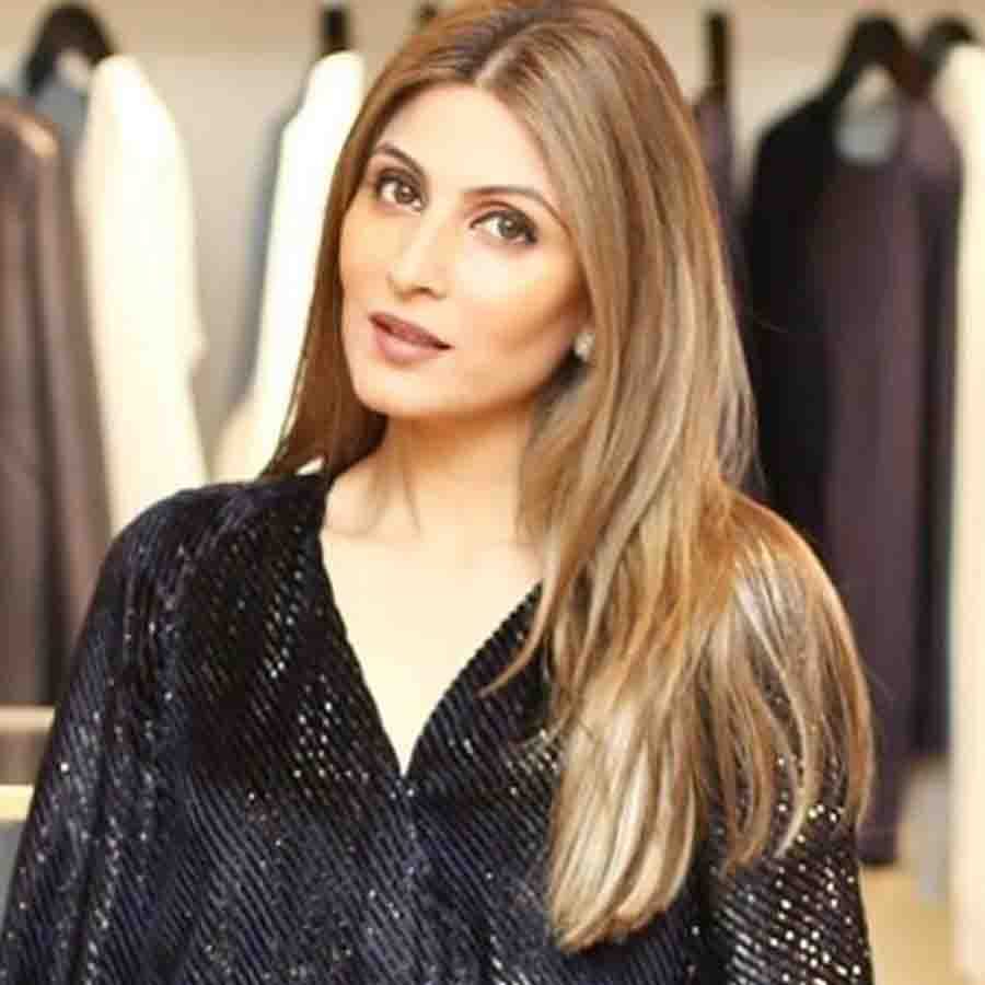 ঋদ্ধিমা কাপুর - বাবা ঋষি কাপুর অভিনেতা, মা নিতু কাপুর অভিনেত্রী, ভাই রণবীর কাপুর অভিনেতা; কিন্তু ঋদ্ধিমা তা নন। তিনি জুয়েলারি ডিজ়াইন করেন। 