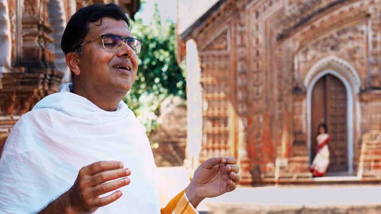 TV Ramprasadh: ধর্মীয় আবেগ নয়, প্রতিটি আঞ্চলিক ভাষার গানের তাল ছন্দ লয়ের সূত্রে গাঁথা বিশ্বাস