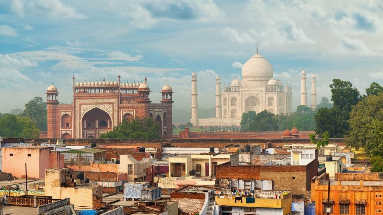 Taj Mahal: সরাতে হবে সব দোকানপাট, তাজমহল রক্ষায় নয়া নির্দেশ শীর্ষ আদালতের