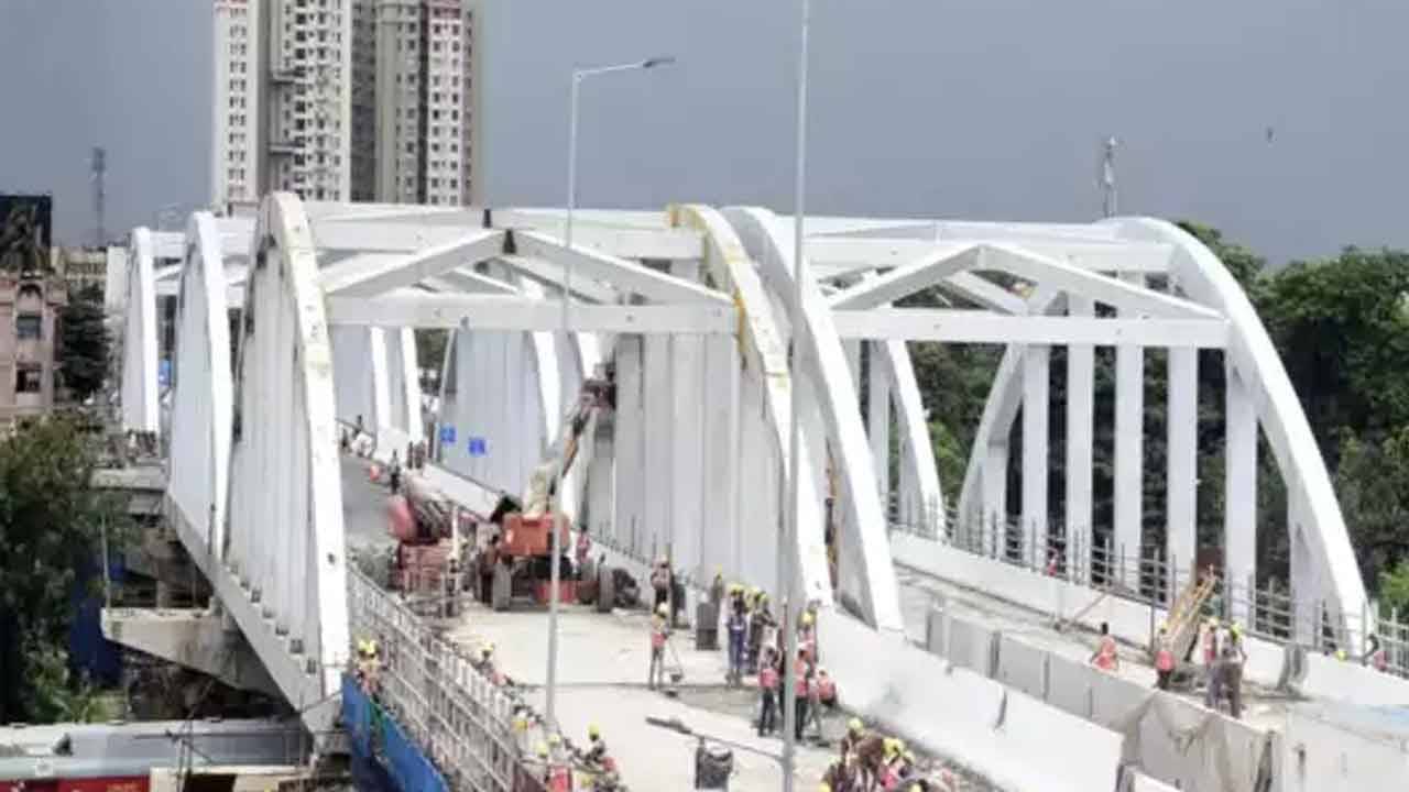 Tala Bridge: টালা ব্রিজ খুলছে বটে, তবে সব ধরনের গাড়ি চলবে না এখনই