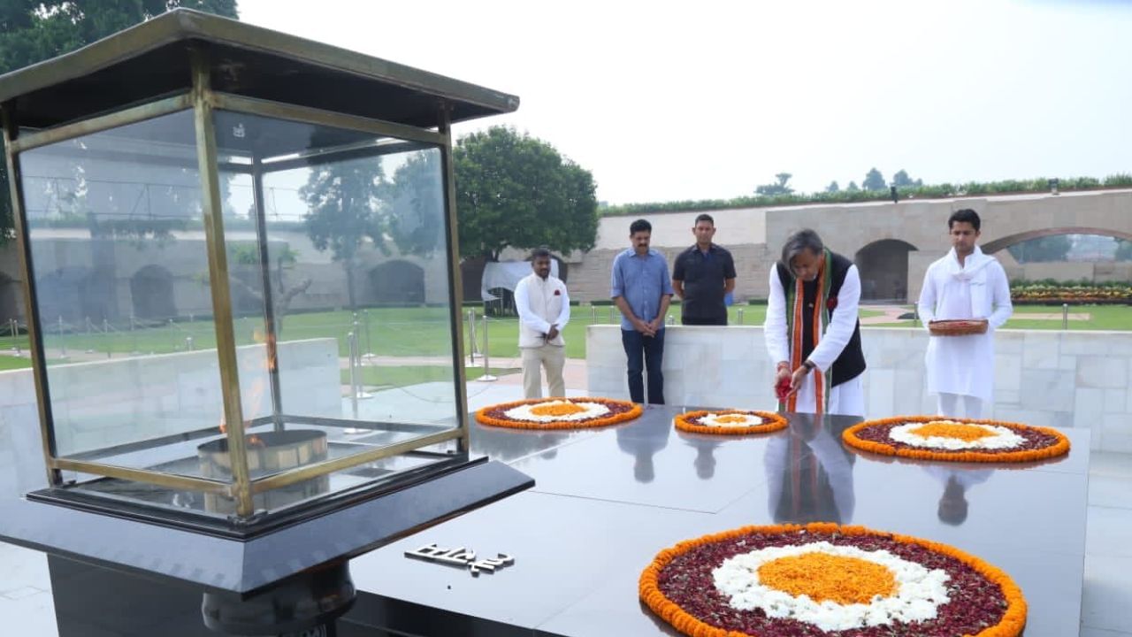 Shashi Tharoor: কংগ্রেস সভাপতি পদে মনোনয়ন জমা দেওয়ার আগে রাজীব গান্ধীকে শ্রদ্ধার্ঘ্য শশী থারুরের