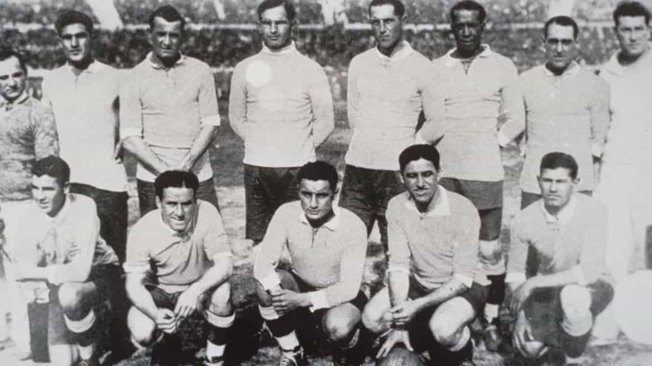 Football World Cup: প্রথম বিশ্বকাপের আসর বসাতে কালঘাম ছুটেছিল ফিফার, খেলেছিল মাত্র ১৩ দেশ Football World Cup: প্রথম বিশ্বকাপের আসর বসাতে কালঘাম ছুটেছিল ফিফার, খেলেছিল মাত্র ১৩ দেশ