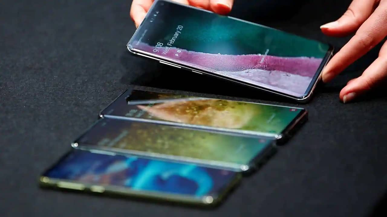 4G Smartphones: কেন্দ্রের নির্দেশে 10,000 টাকার উপরে 4G ফোন বানাবে না দেশের স্মার্টফোন সংস্থাগুলি: রিপোর্ট