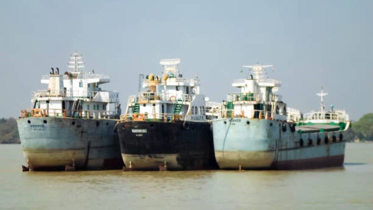 One Day Trip: পুজোর পরে ঢুঁ মারুন হলদিয়ায়, একদিনের সফরে নিরাশ করবে না এই শিল্পনগরী