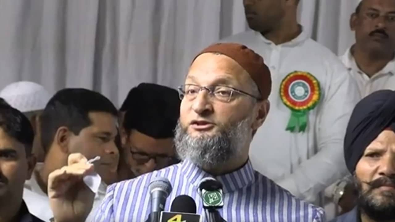 Asaduddin Owaisi : আমরাই বেশি কন্ডোম ব্যবহার করি : ওয়েইসি