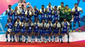 National Games: বাংলা এখনও বাঘ, জাতীয় গেমস জিতে হুঙ্কার চ্যাম্পিয়ন কোচের National Games: বাংলা এখনও বাঘ, জাতীয় গেমস জিতে হুঙ্কার চ্যাম্পিয়ন কোচের
