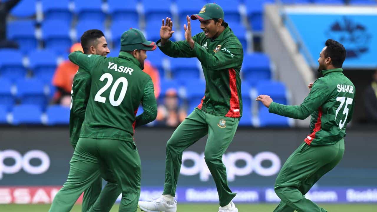 T20 World Cup 2022: অঘটন এড়াল বাংলাদেশ, ডাচদের হারিয়ে বিশ্বকাপ শুরু টাইগারদের T20 World Cup 2022: অঘটন এড়াল বাংলাদেশ, ডাচদের হারিয়ে বিশ্বকাপ শুরু টাইগারদের
