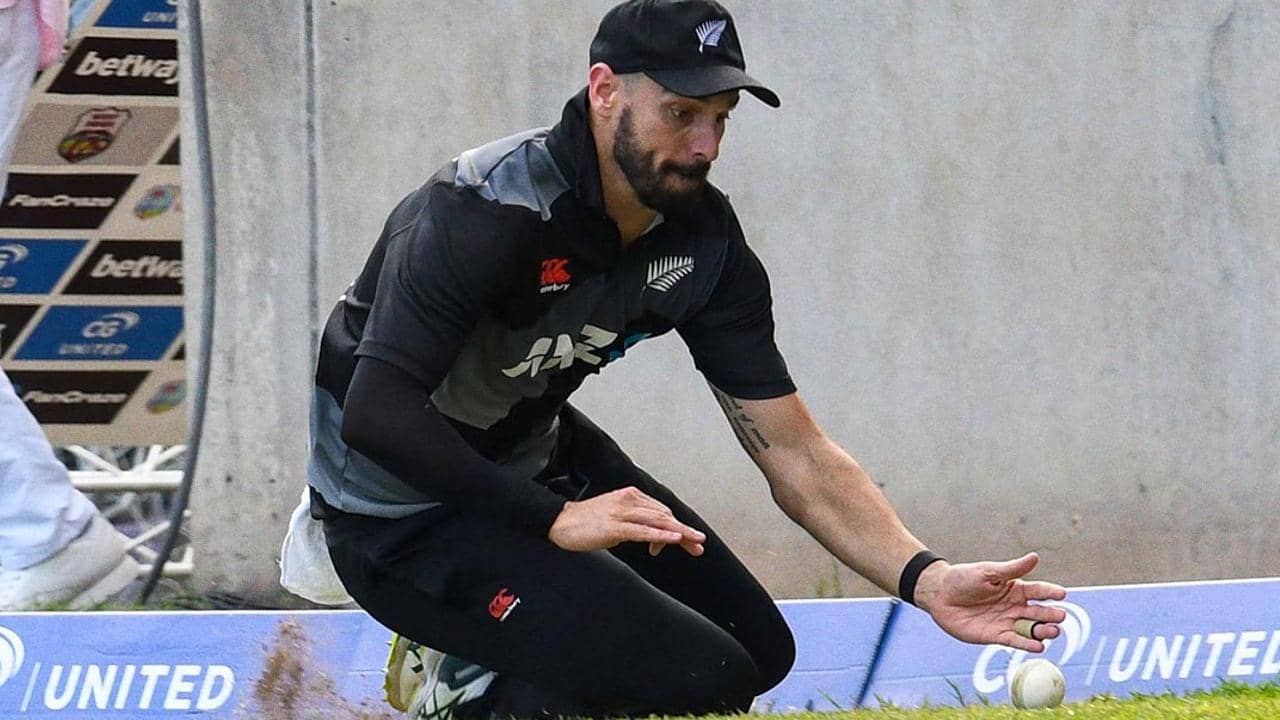 Daryl Mitchell: আঙুলে চিড়, কিউয়ি ক্রিকেটারের বিশ্বকাপ খেলা অনিশ্চয়তার মুখে