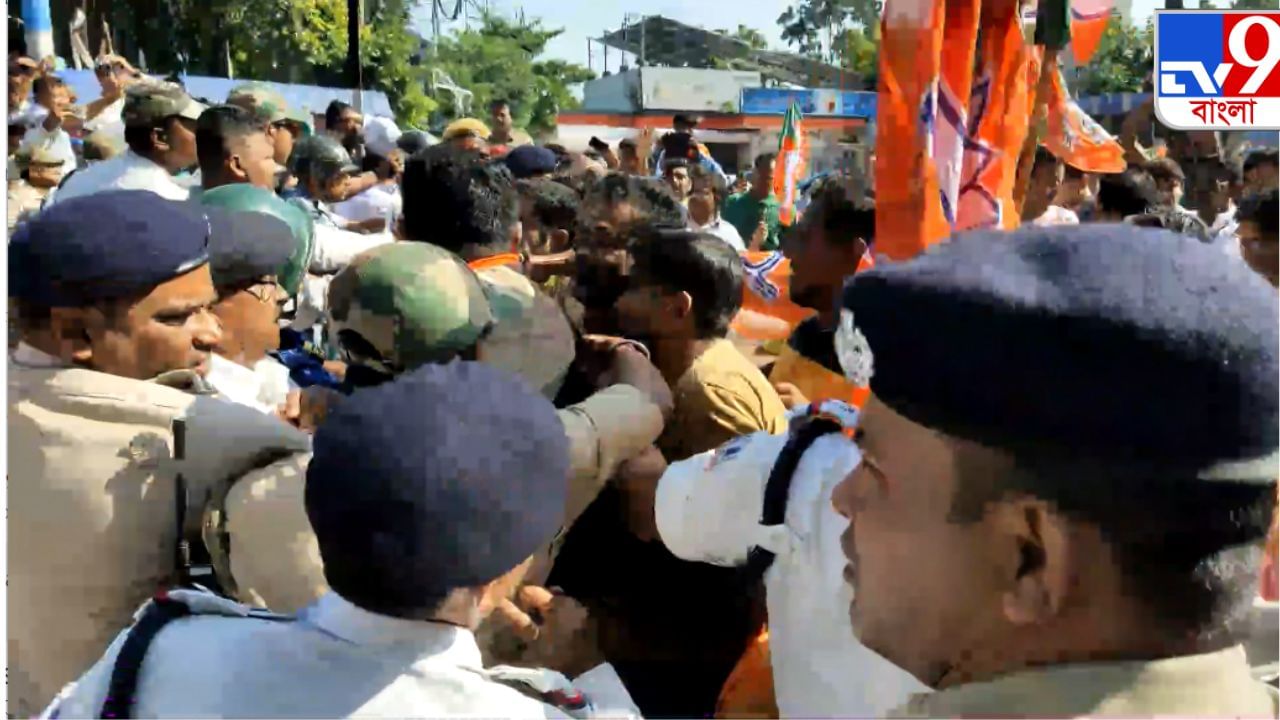 BJP Protest: টেটকাণ্ডের প্রতিবাদ, দমদমে বিজেপির যুব মোর্চার মিছিলে ধুন্ধুমার, নামল র‍্যাফ