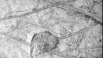Europa Image: এই প্রথম বৃহস্পতির চাঁদ ইউরোপার ক্লোজ়-আপ উঠল, কেমন সেই ছবি?