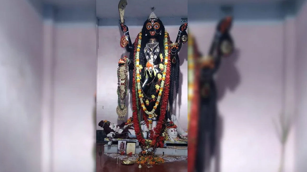 Hooghly Kali Puja: প্রথা মেনে মশাল হাতেই ঘোরা হয় গ্রাম, গুপ্তিপাড়ার মশাল কালী পুজোয় আজও একই রীতি