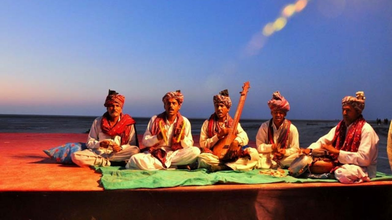 Rann of Kutch: মরুভূমি, ইতিহাস ও লোকসংস্কৃতির টানে এবার শীতে হোক ভুজ সফর...